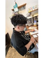 トライフ バイ アカラ(Trife by AKARA)&nbsp;メンズパーマ