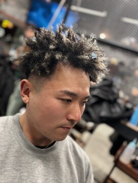 フォーコーナーズカットショップスリーセント 栄(FourCornersCutShop 3/cent) スパイキーアフロ