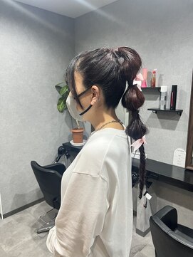 アットヘアー 上里イオン店 ポニーテルアレンジ