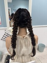 ホワイト 東京新宿店(White) スピードヘアセット15番 編み込みツインテール