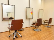 ユーヘア ライフ(YOU hair life)の雰囲気(開放感があって落ち着いた雰囲気◎ゆったり おくつろぎください)