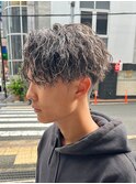 波巻きパーマ/スパイラルパーマ/メンズ/眉毛/短髪/サーフカール
