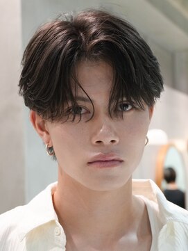 レタッチ バイ フィフス 銀座(RETOUCH by fifth) 新橋メンズパーマフェザーパーマセンターパートガイルヘアゆるめ