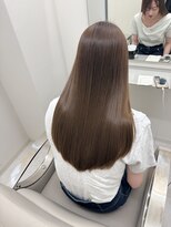 レーヌ(REINE) 透明感たっぷりグレージュ
