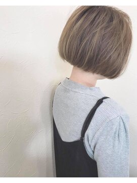 ヘアーデザイン ルシア(Hair Design Lucia) ぱっつんボブ×ハイトーンベージュ
