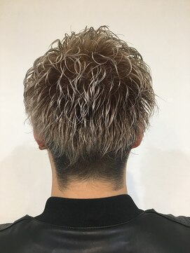 レナータ ヘア(Renata hair) プラチナベージュ