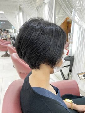 クオリス 上福岡店(QUALIS) ハンサムショート/前下がり/黒髪/グラデーション/40代50代60代/