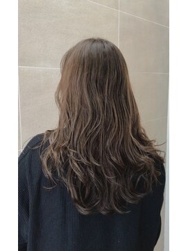 ボネッカ 鶴見(BONECCA) 春っぽいレイヤースタイル　石黒聡子