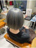 ダブルカラーグレージュミニボブインナーカラー前髪カット