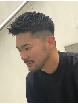 クオンヒール 淀屋橋店(QUON HEAL) スペインカール/スパイキーショート/フェザーパーマ/フェード