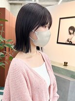 ノエ(noe) 地毛風オリーブグレージュ×切りっぱなしボブ