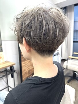 ルアン 上通り(ruen) 刈り上げショート　ハイトーンパーマ　熊本　ruen 山田大貴