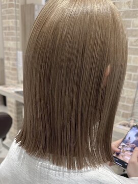 グランデュール 東静岡池田店(GRANDEUR) ダブルカラーミルクティーベージュカラーケアブリーチ韓国ボブ