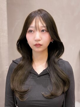 フィー 北千住店(fee) ［柴尾style］イメチェン/くびれ/ロング/オリーブグレー/小顔
