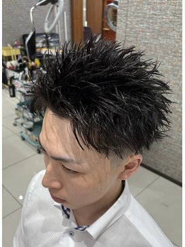 ヘアーパークキューブ 0.5mmフェードツーブロ×スパイキーショート