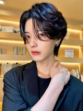 ディーバ 藤沢(D.I.E.V.A) 20代30代40代韓国風センターパートメンズウルフカット