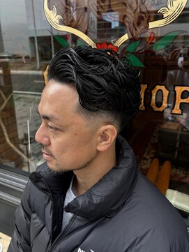 フォーコーナーズ(Four Corners) スキンフェード/バーバー/刈り上げ