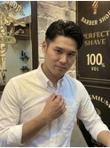 【大人の色気を引き出す王道バーバースタイル】