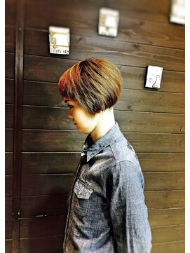 キャン 温品店(CAN) 前下がりボブ×寒色系ベージュ