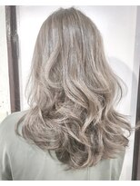 ヘアーアンドアトリエ マール(Hair&Atelier Marl)&nbsp;【Marl外国人風カラー】ハイライトたっぷりのグレージュカラー