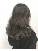 グレージュグラデーション 小田彩乃