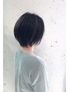 アーカイブ(archive) ナチュラルアッシュブラック×大人かわいいショートボブ