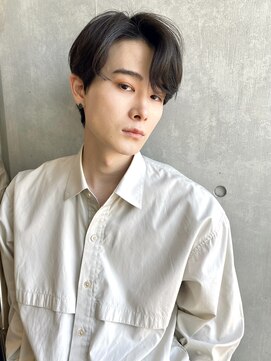 レーヴス(REVES) 韓国風メンズショート　コンマヘア　センターパート