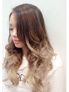 ラビス 浦和(Lovis) デザインカラー/レイヤーカット/ウェットヘア/夏のヘアアレンジ