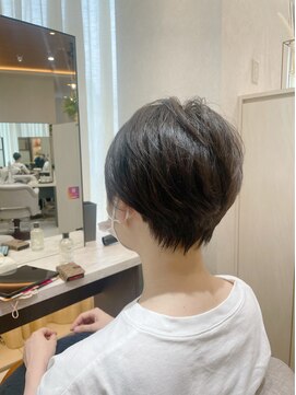 リュドール 名駅(Rue D'or) 首がすらっと長めに見えるショートスタイル