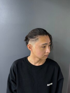 ダンヒルバーバー(dunhill BARBER) スパイラルパーマ<理容室>[メンズ/シェービング/床屋/銀座]