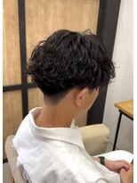 エッジ(EDGE)&nbsp;メンズ波巻きスパイラルパーマ刈り上げマッシュスタイル