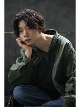 プティパ 水戸内原店(petit-pas) MEN'S HAIR センターパート×波巻き×ツイストスパイラル