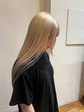 イオ(IO) ホワイトベージュ