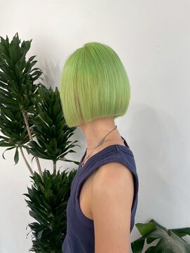 アワーズ 南青山(Our's) ミントグリーン/ハイライトカラーケアブリーチ/切りっぱなしボブ