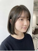 オリーブグレージュ