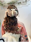 卒業式、お飾りいっぱいのハーフアップスタイル