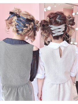 ルイ(LOUIS) 【 LOUIS 】レースアップ × 毛先出しツインお団子アレンジ