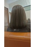 オリーブベージュ