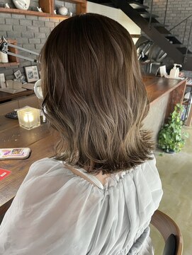 デジール(Desir) 透明感抜群！カーキベージュ