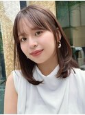 顔周りレイヤーカットくびれヘアミルクティーベージュカラー