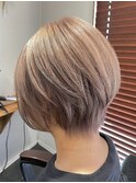 ハイトーン×ショートボブ