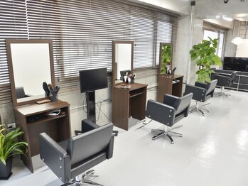 ライフヘア ザ ワン(Life Hair THE ONE)の写真/【三軒茶屋駅徒歩2分】お手頃価格～レギュラーメニューまで<きれい>を叶える大人気サロンがNEW FACEで登場