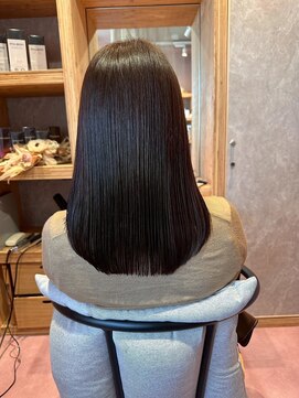 メルク ユニ(merc.uni) ツヤ髪スタイル/サラ艶ストレート/ロングヘア/縮毛矯正/大人女子