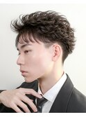 アップバングショート黒髪フェザーショート短髪ビジネスショート