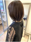 20代30代ウルフレイヤーボブくびれ透明感くすみベージュカラー