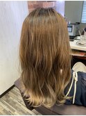 20代30代大人可愛い毛先ミルクティーベージュ×立体感ゆるふわ髪