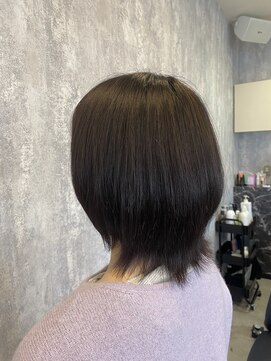 イーラ(E-LA) ショートボブ