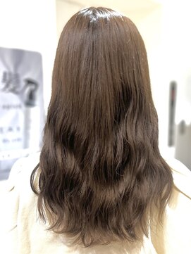 アピッシュ(apish 並木通り) パーマかけて半年後