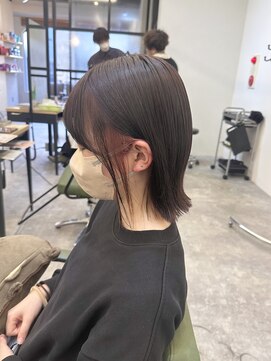 トリニティ 本厚木(trinity) チラ見せインナーカラーワインレッド切りっぱなしボブ本厚木