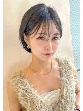 イヴォークオオサカ 心斎橋(EVOKE OSAKA) 20代 30代40代ショート ボブ 耳かけ 髪質改善 暗髪 可愛い